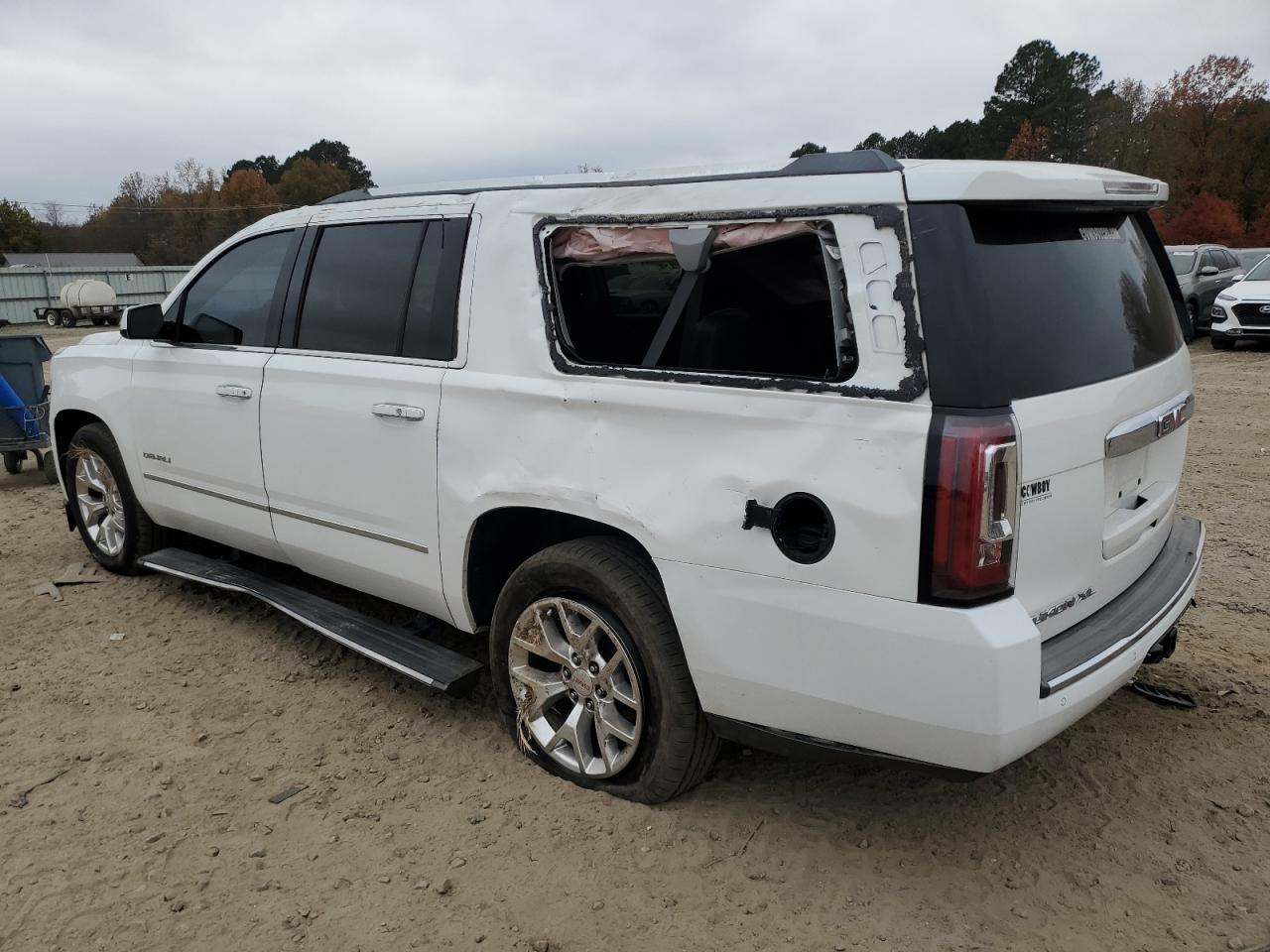 2015 GMC Yukon Xl Denali - Фото 2