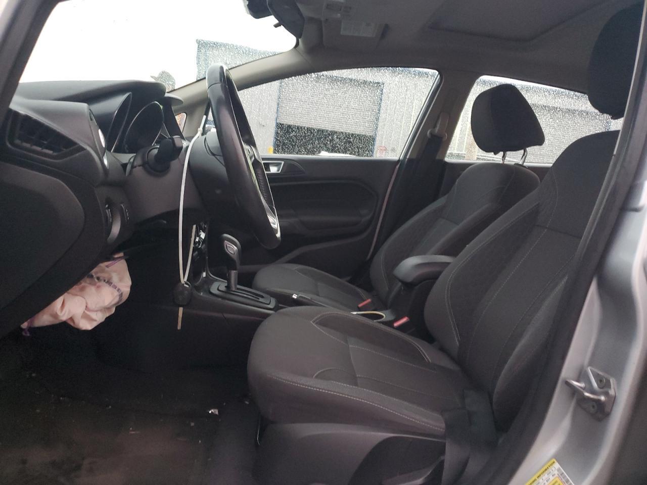 2014 Ford Fiesta Se - Фото 7