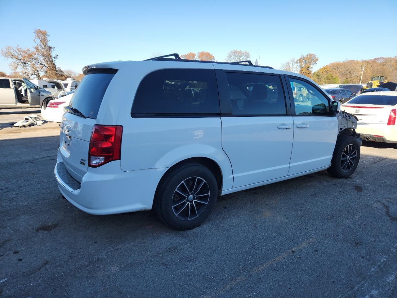 2019 Dodge Grand Caravan Gt - Image 3