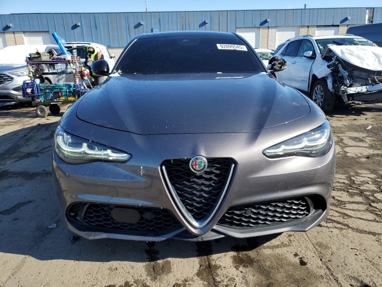 2024 Alfa Romeo Giulia Ti - Фото 5