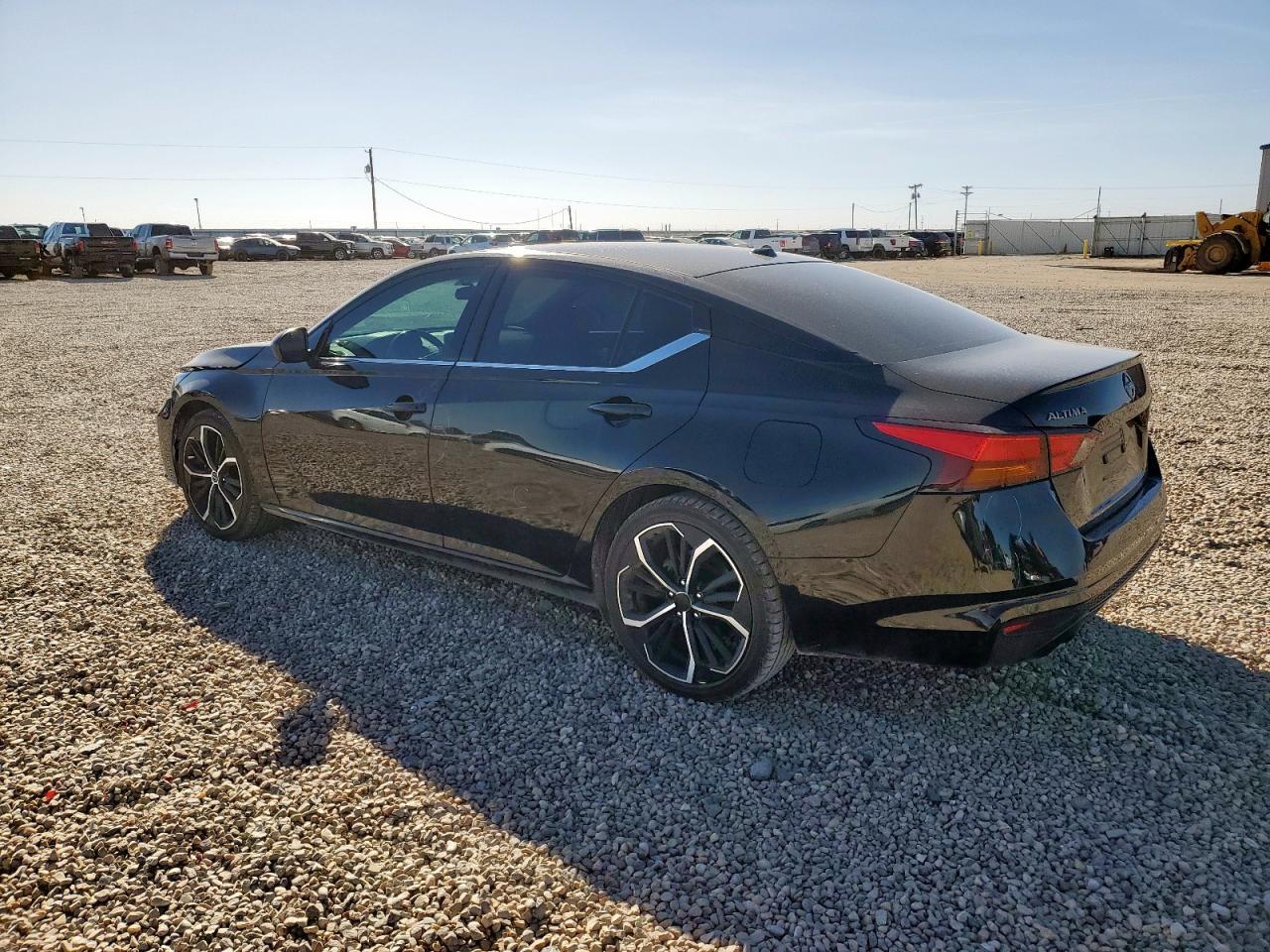 2023 Nissan Altima Sr - Image 2