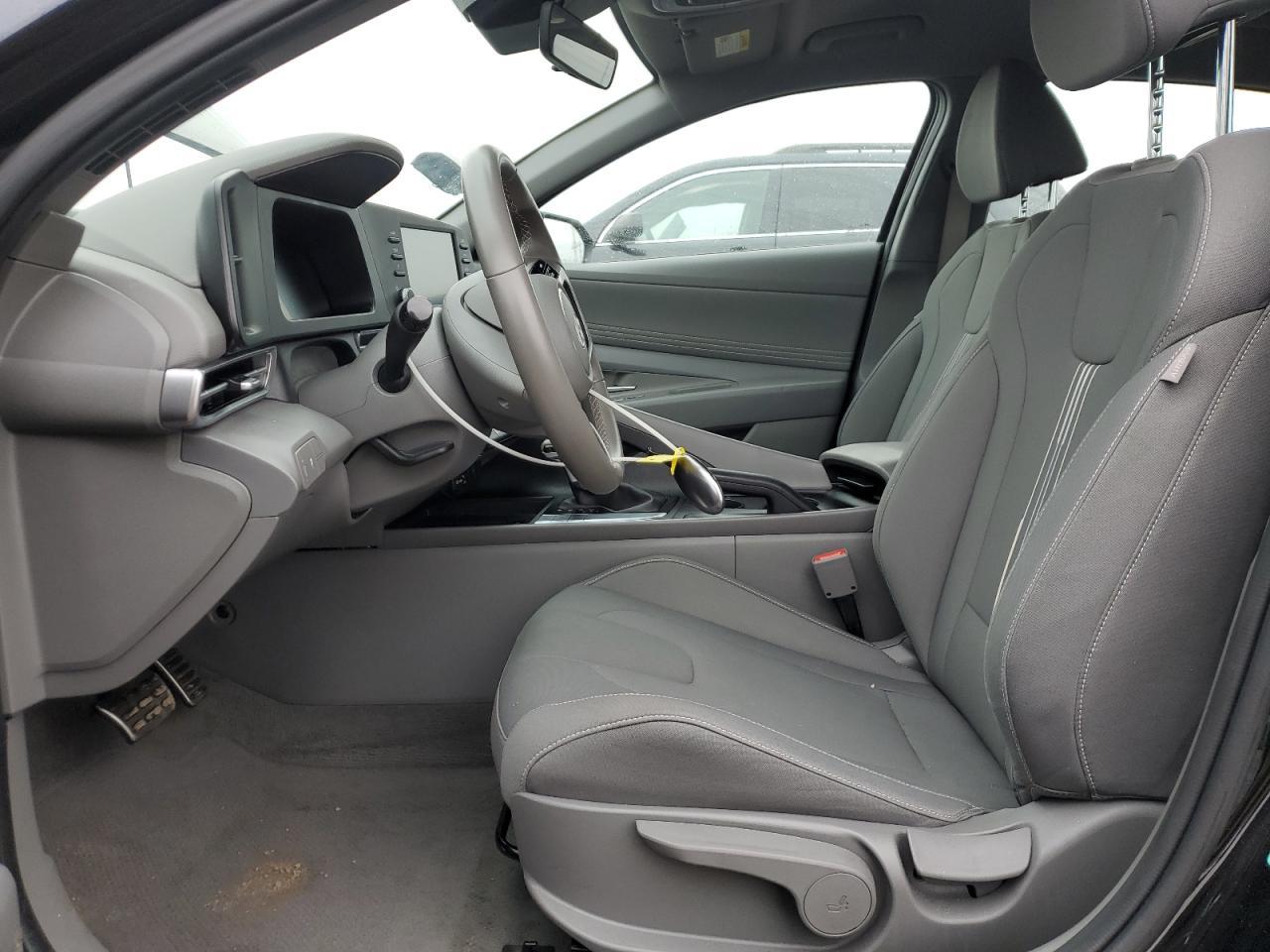 2025 Hyundai Elantra Sel Sport - Image 7