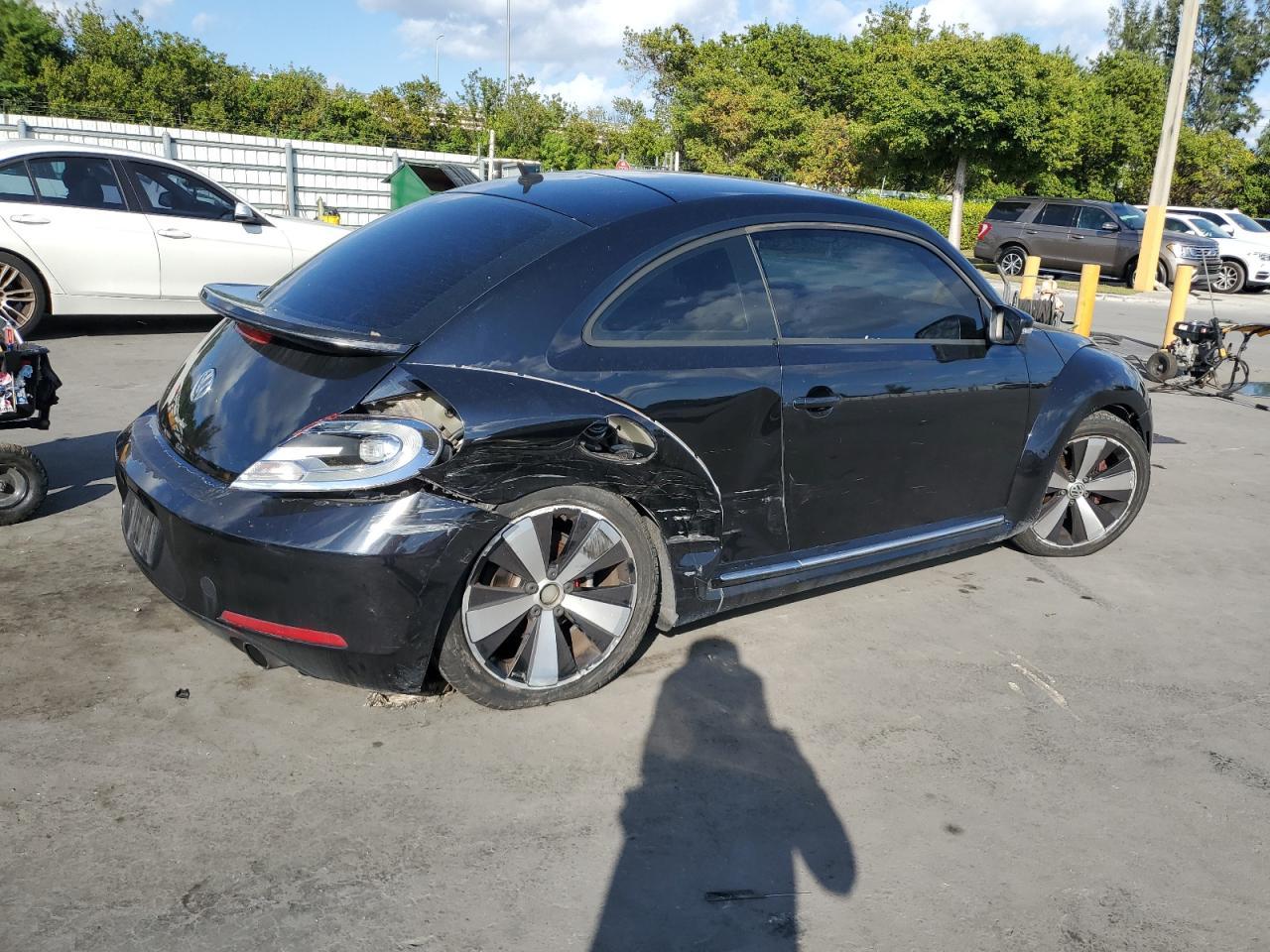 2012 Volkswagen Beetle Turbo - Фото 3