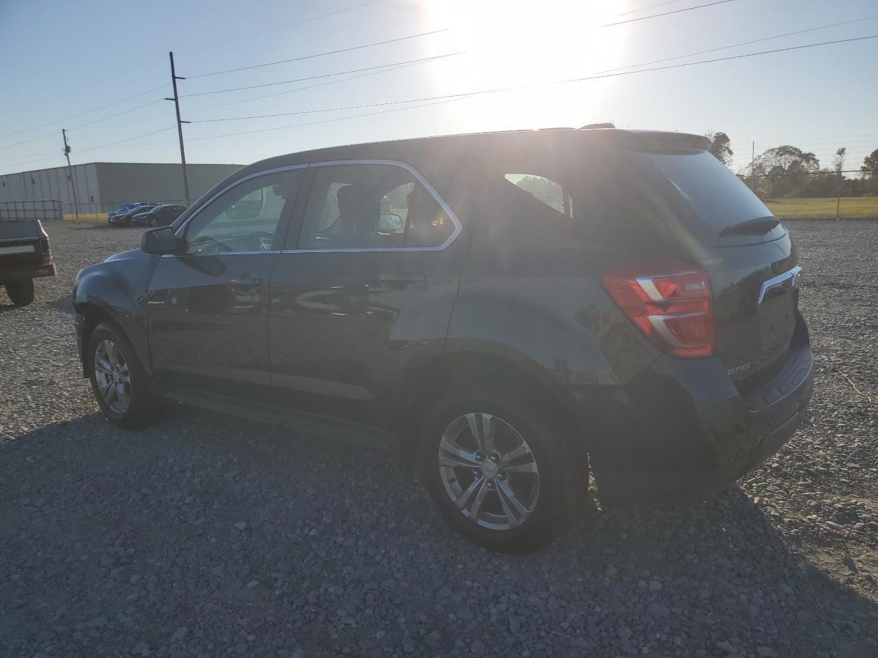 2017 Chevrolet Equinox Ls - Фото 2