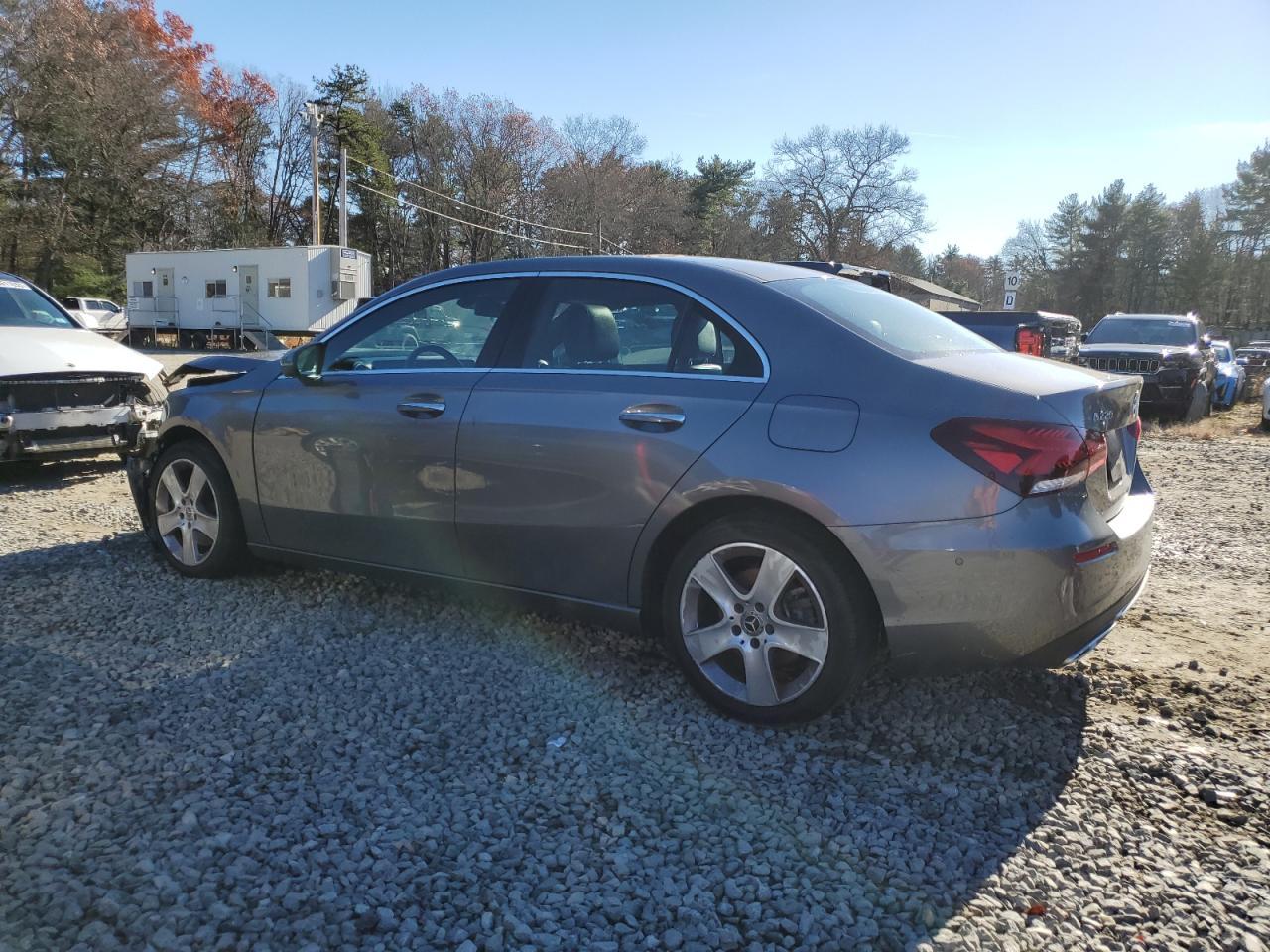 2022 Mercedes-Benz A 220 4Matic - Фото 2