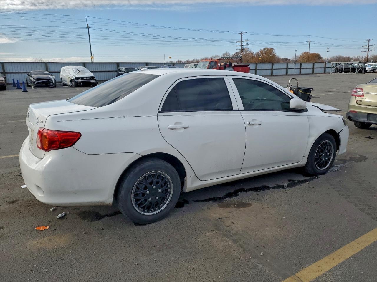 2010 Toyota Corolla Le - Фото 3