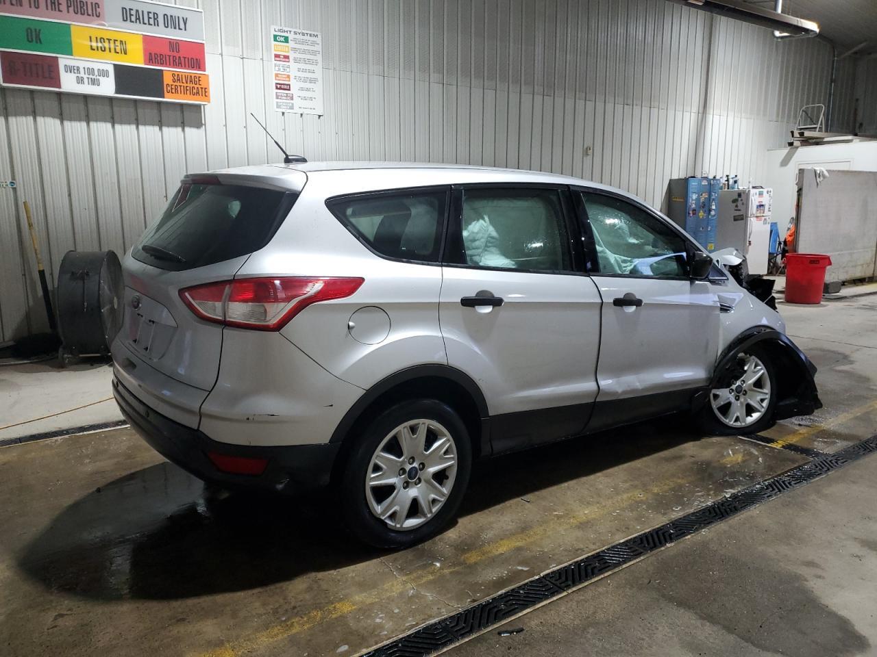 2013 Ford Escape S - Фото 3