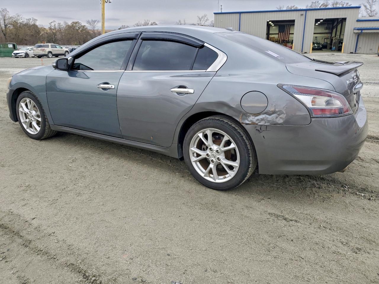 2014 Nissan Maxima S - Image 2