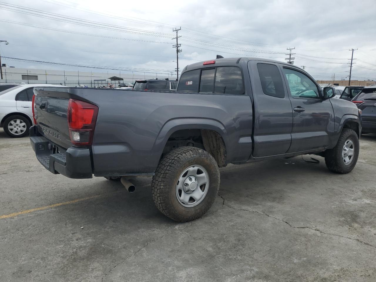 2022 Toyota Tacoma Access Cab - Image 3