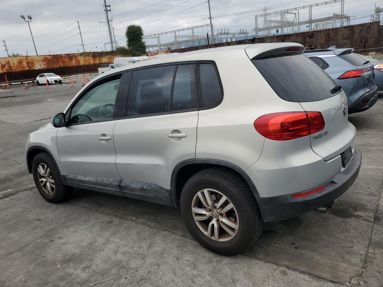 2013 Volkswagen Tiguan S - Фото 2