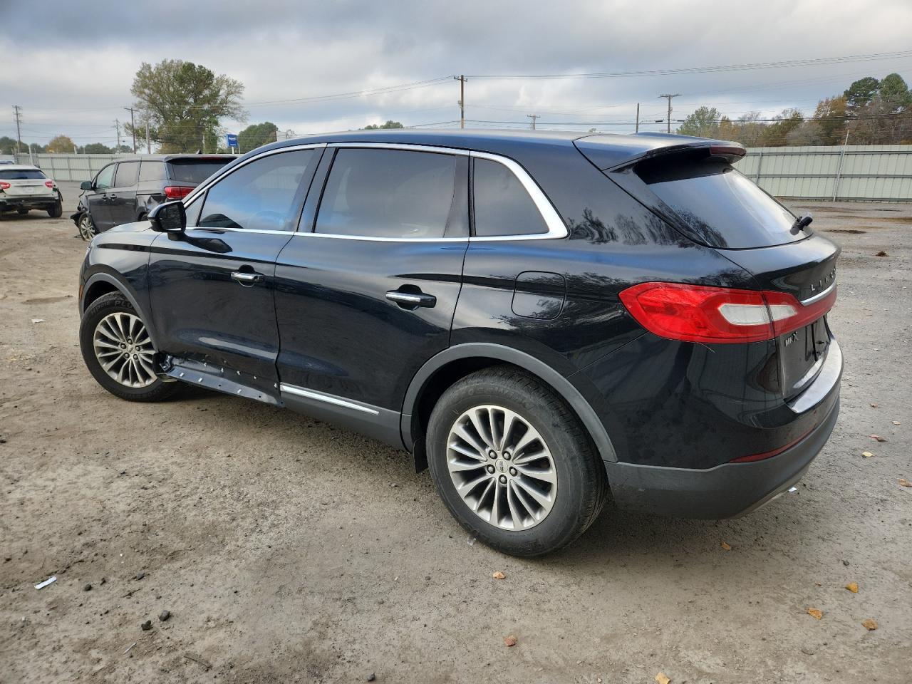 2017 Lincoln Mkx Premiere - Image 2