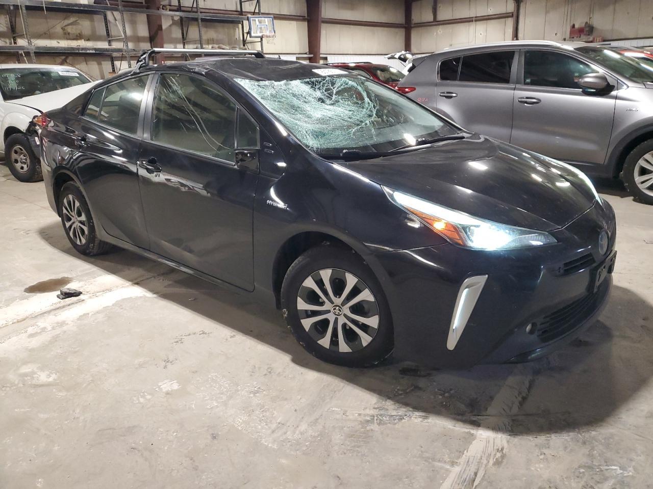 2020 Toyota Prius Le - Фото 4