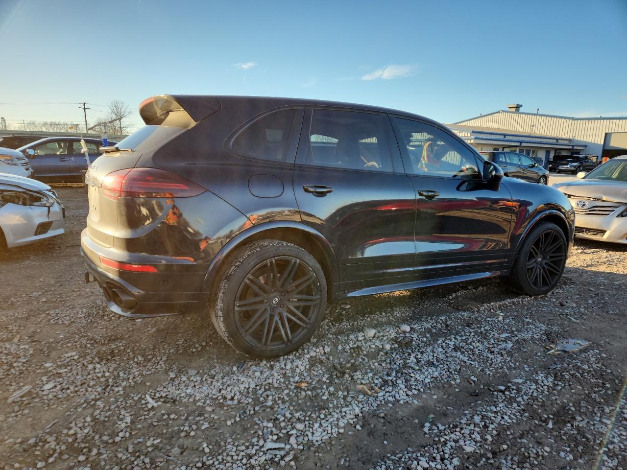 2016 Porsche Cayenne S - Image 3