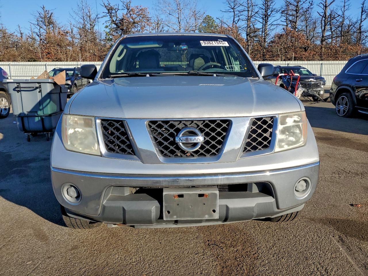 2007 Niss Frontier Crew Cab Le - Image 5