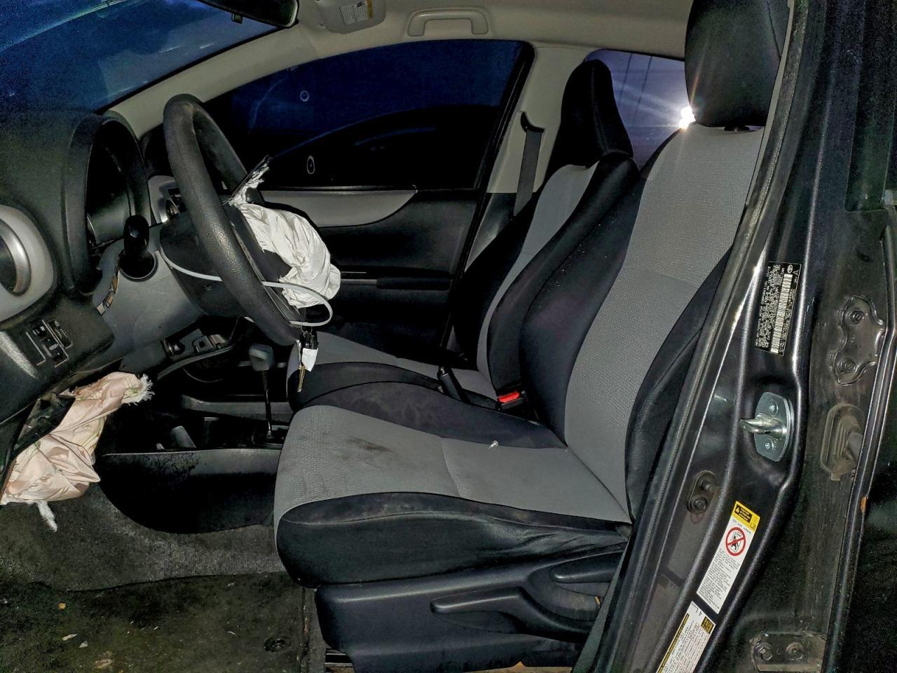 2014 Toyota Yaris - Image 7