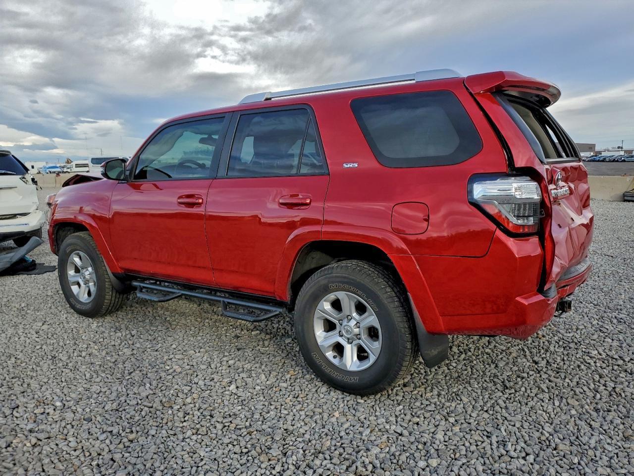 2018 Toyota 4Runner Sr5/Sr5 Premium - Image 2