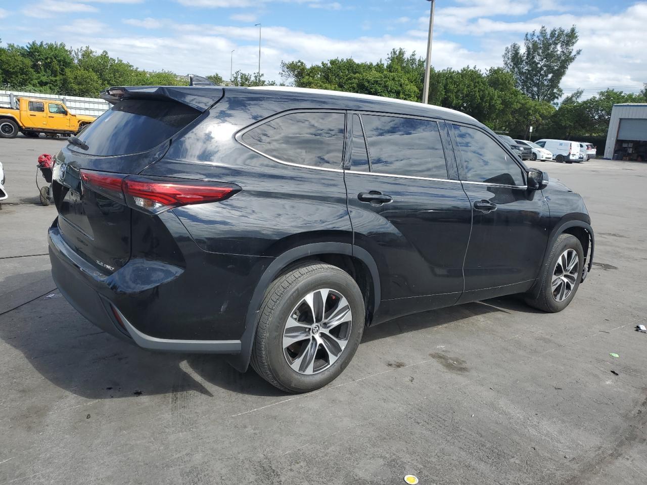 2022 Toyota Highlander Xle - Фото 3