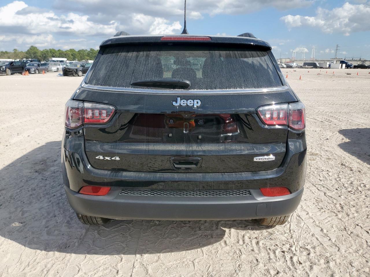 2025 Jeep Compass Latitude - Фото 6