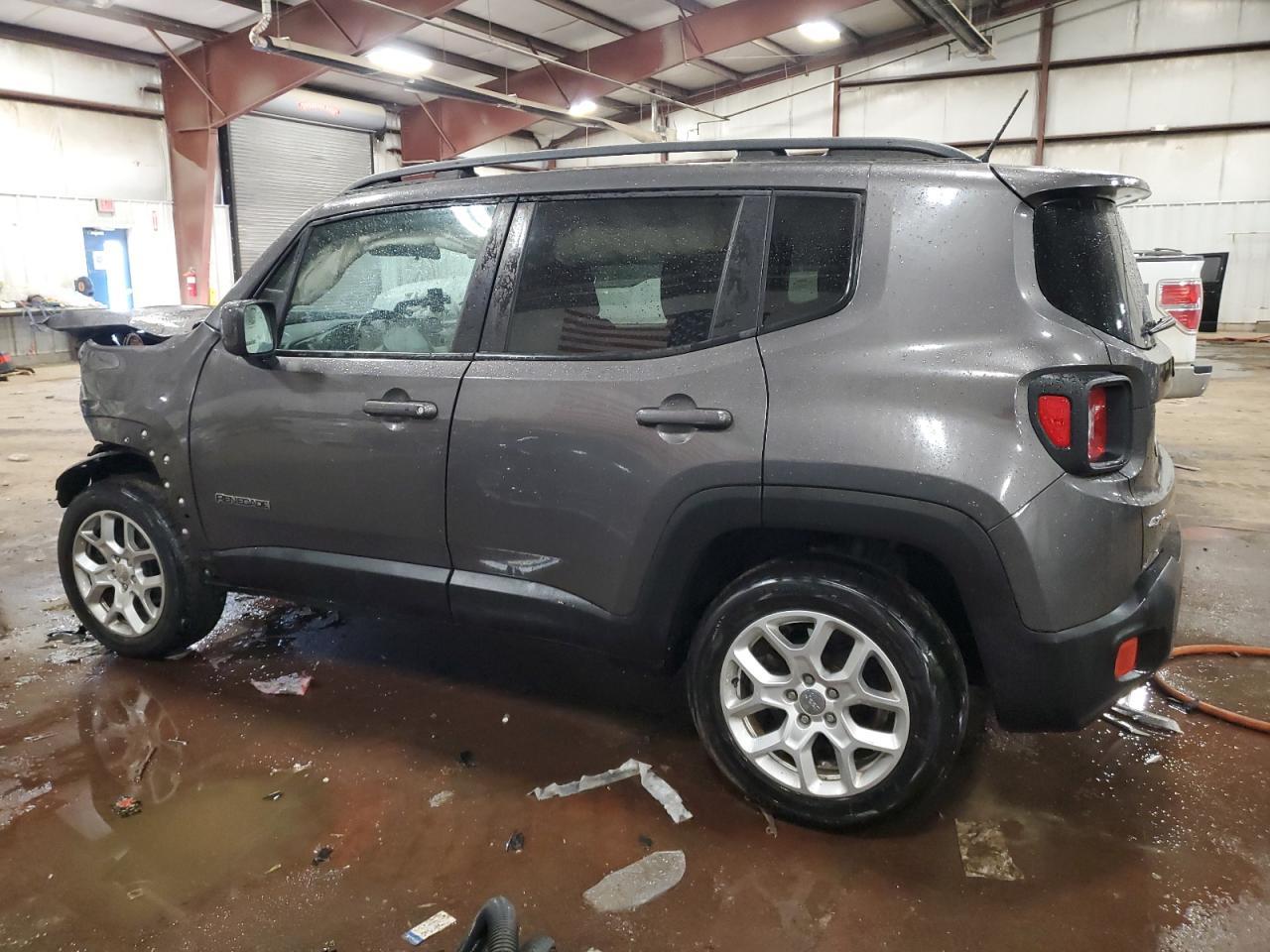 2017 Jeep Renegade Latitude - Image 2