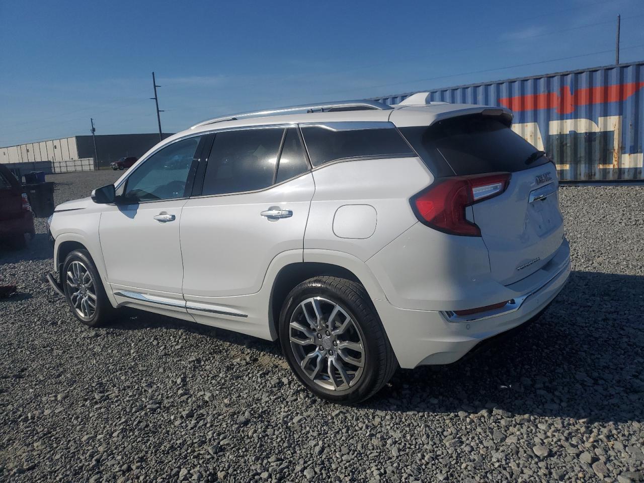 2024 GMC Terrain Denali - Image 2