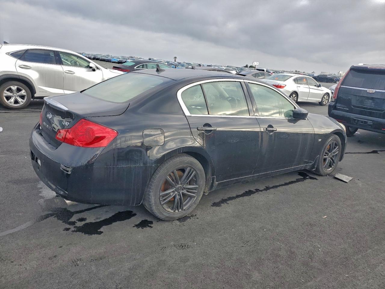 2015 Infiniti Q40 - Фото 3