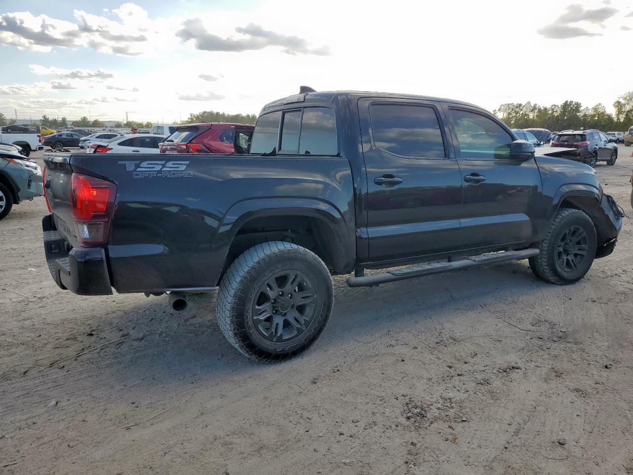 2022 Toyota Tacoma Double Cab - Фото 3