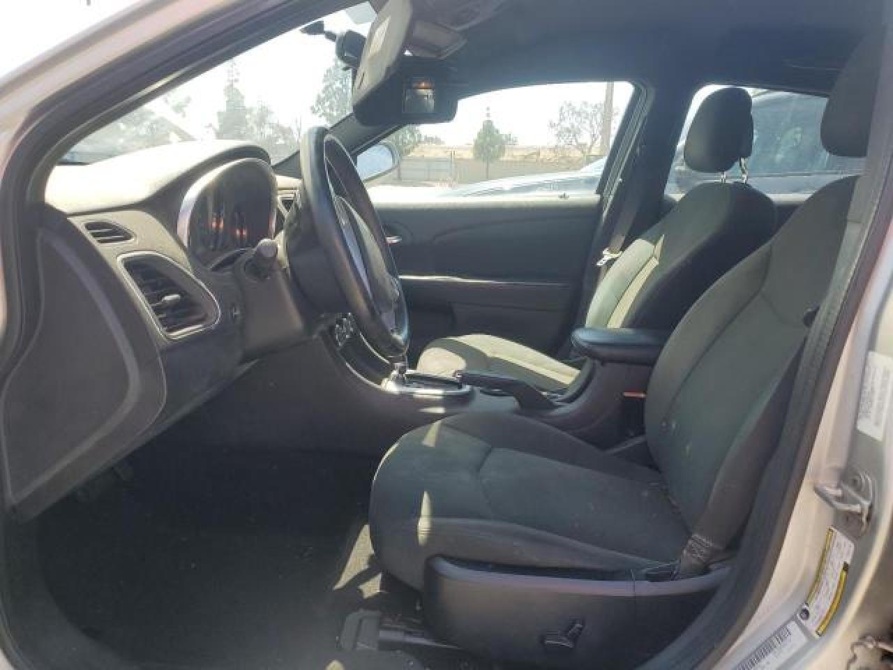 2011 Chrysler 200 Touring - Фото 7