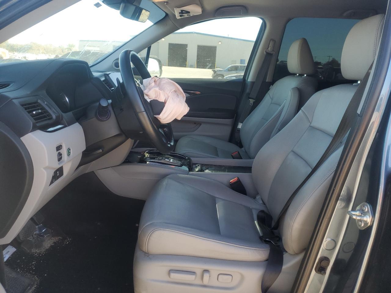 2019 Honda Pilot Touring - Image 7