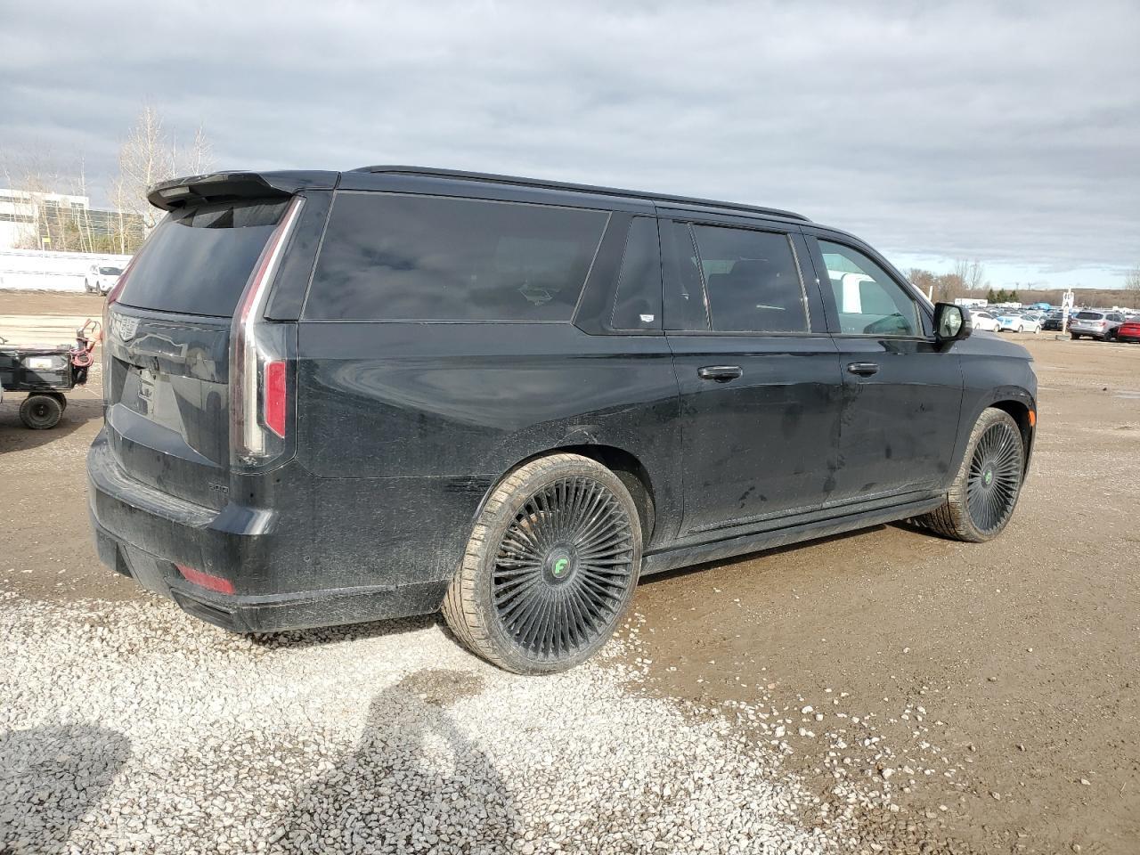 2022 Cadillac Escalade Esv Sport Platinum - Image 3