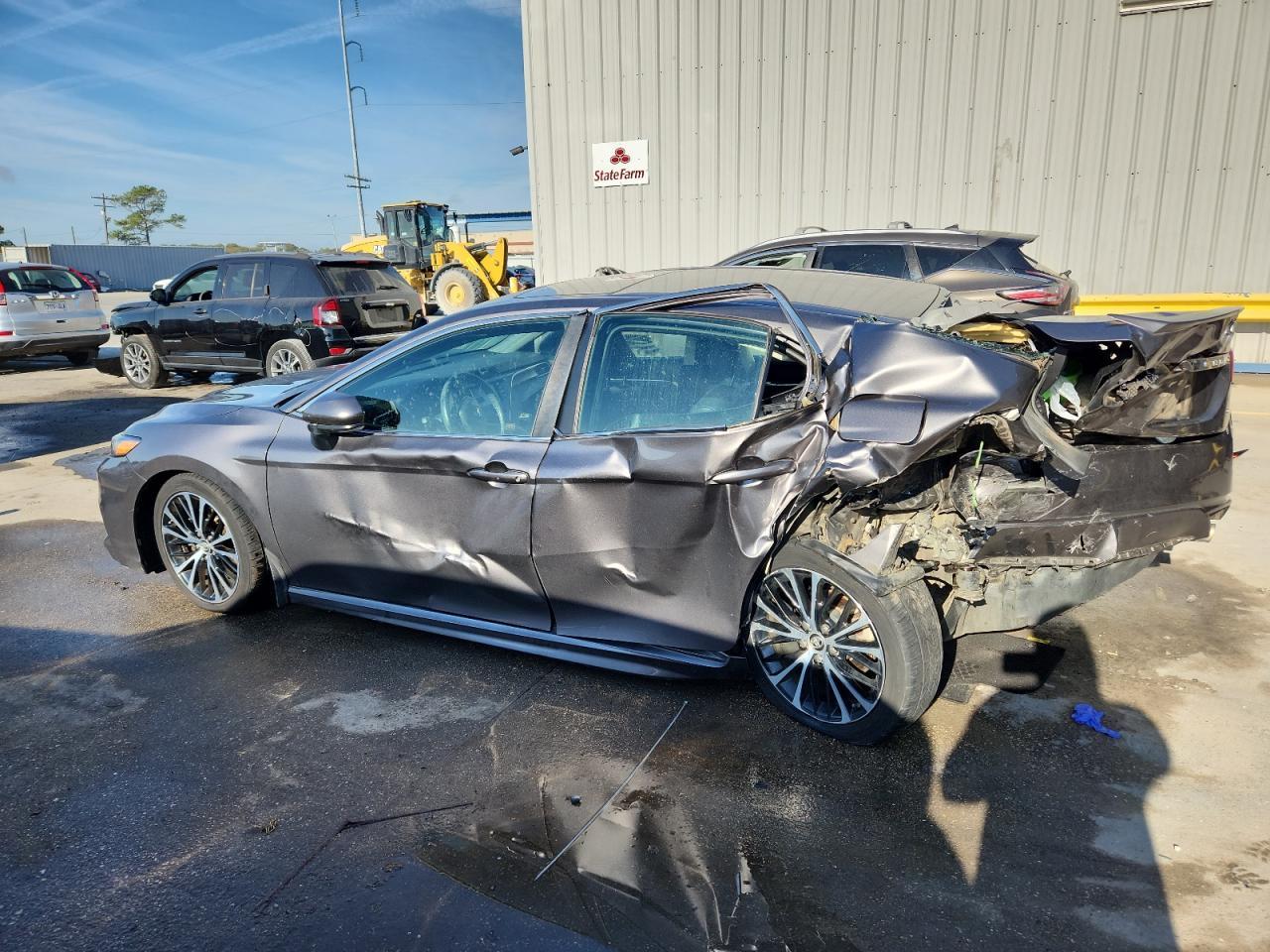 2018 Toyota Camry L - Фото 2