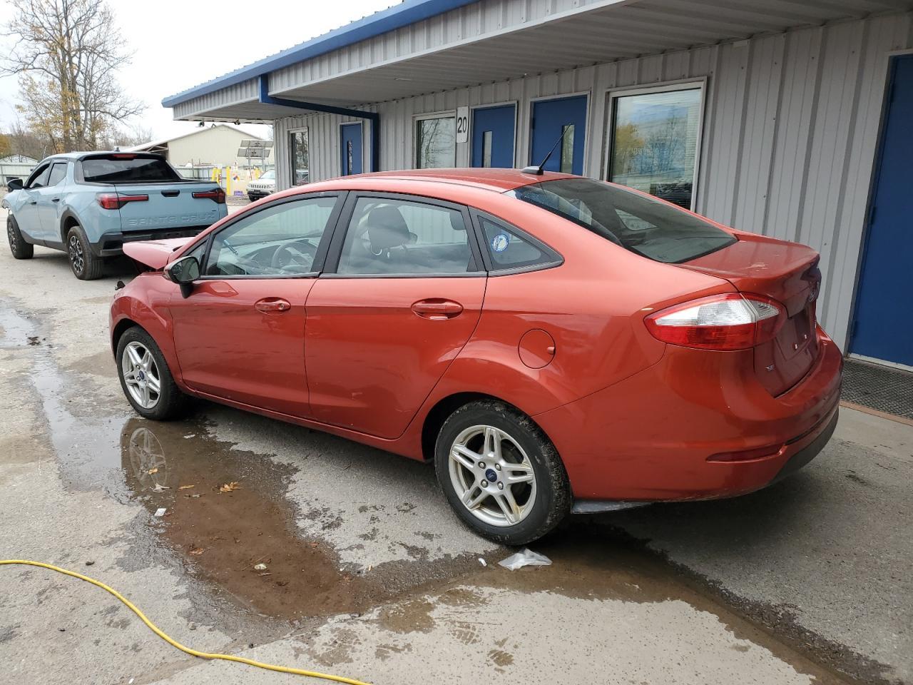 2018 Ford Fiesta Se - Image 2