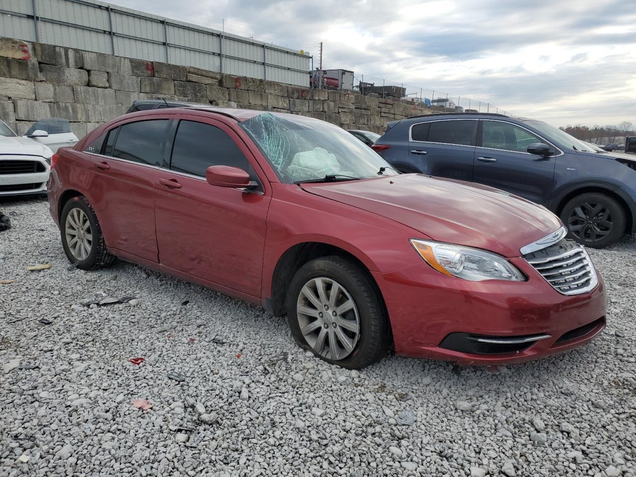 2013 Chrysler 200 Touring - Image 4