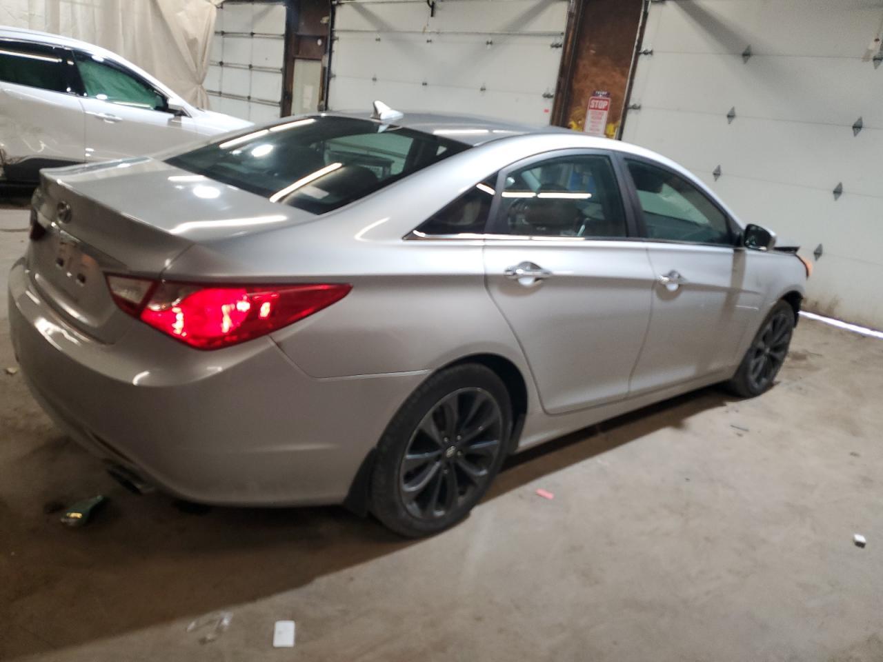 2011 Hyundai Sonata Se - Image 3