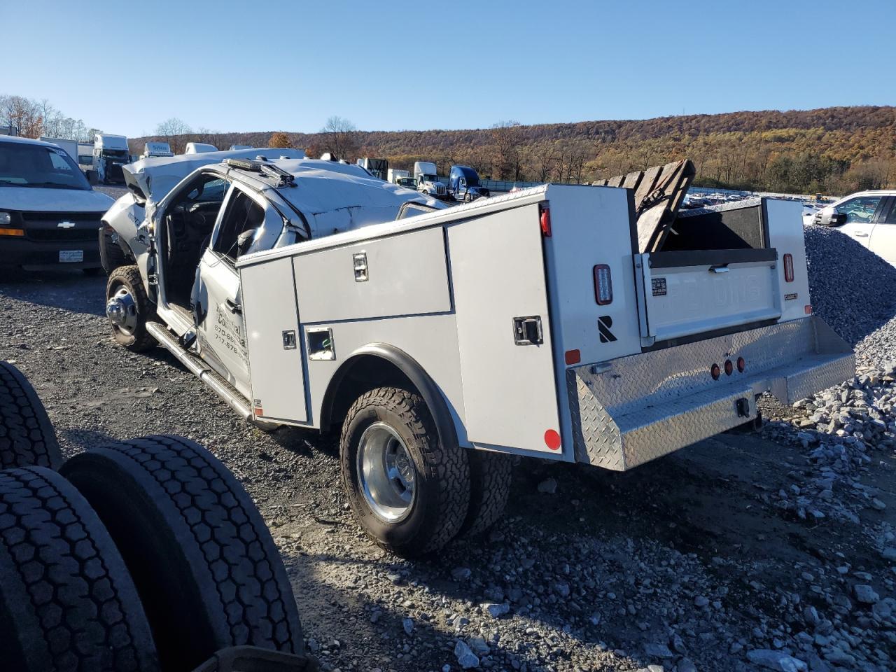 2024 Ram 3500 Utility / Service Truck - Фото 2
