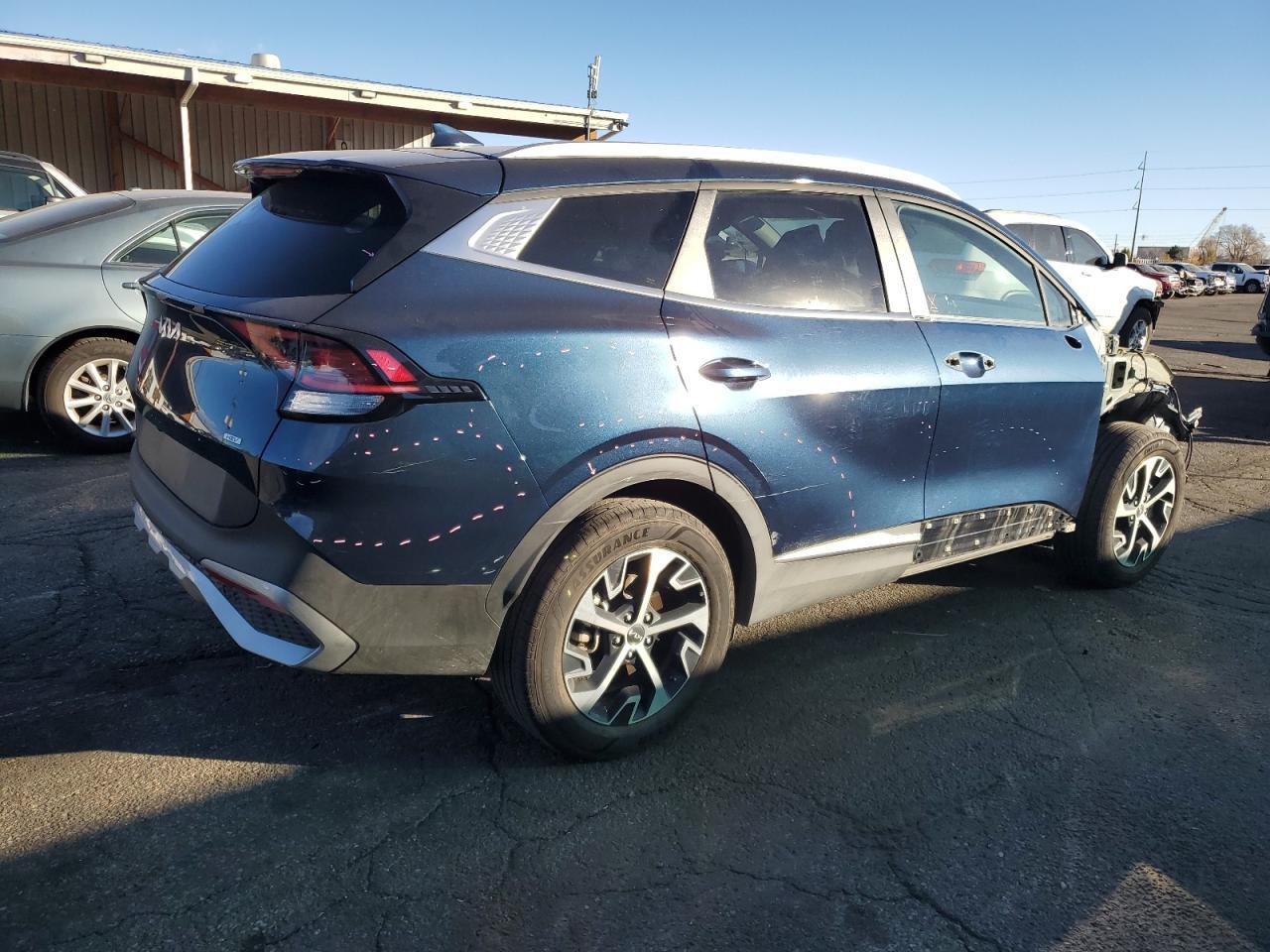 2024 Kia Sportage Ex - Image 3