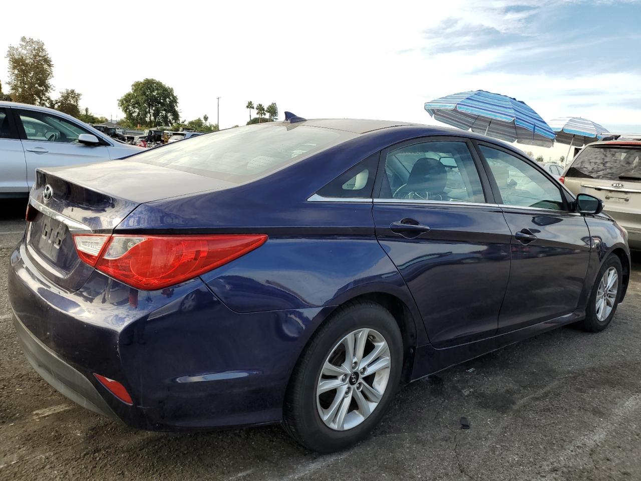 2014 Hyundai Sonata Gls - Image 3