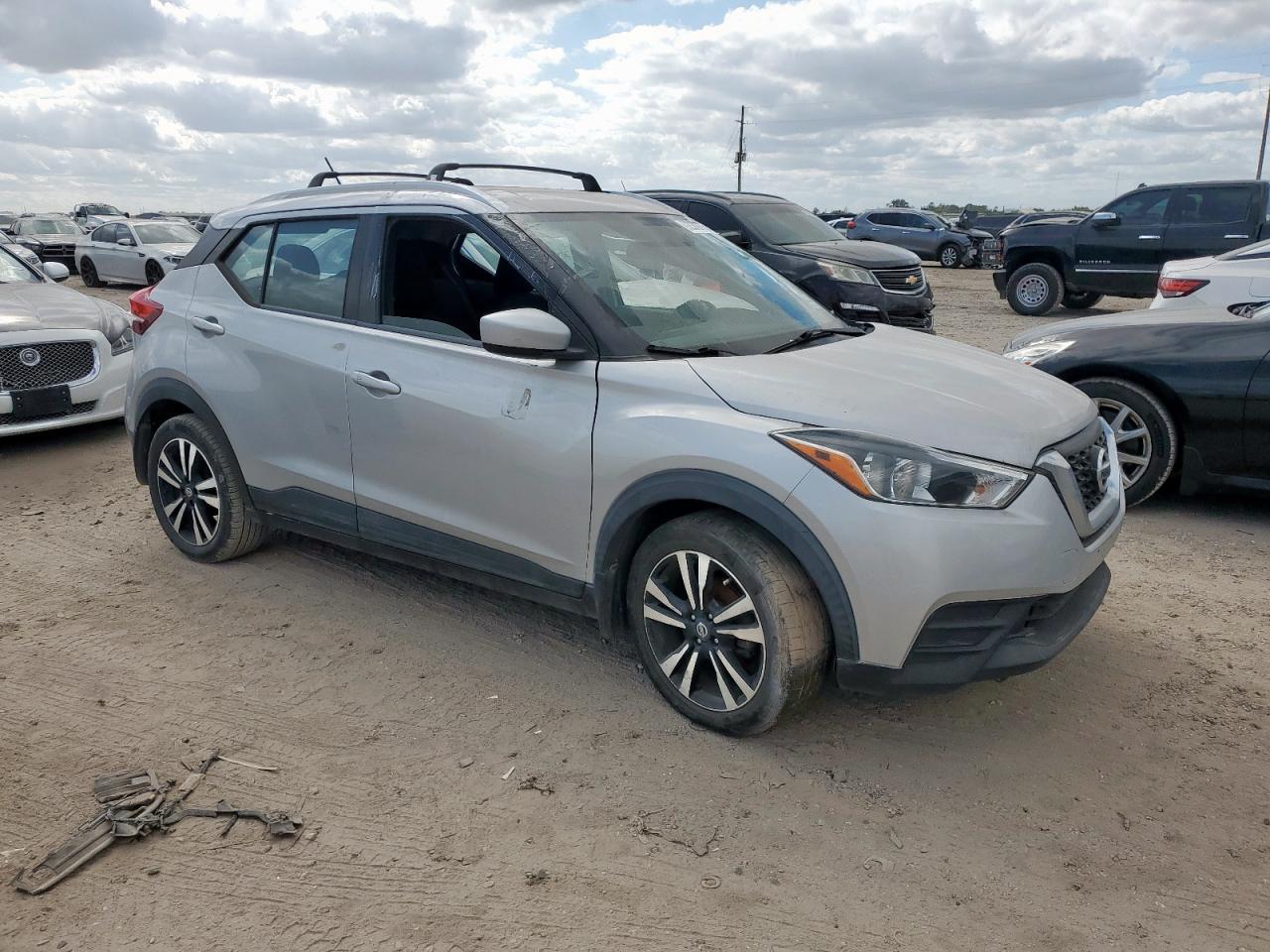 2019 Nissan Kicks S - Image 4