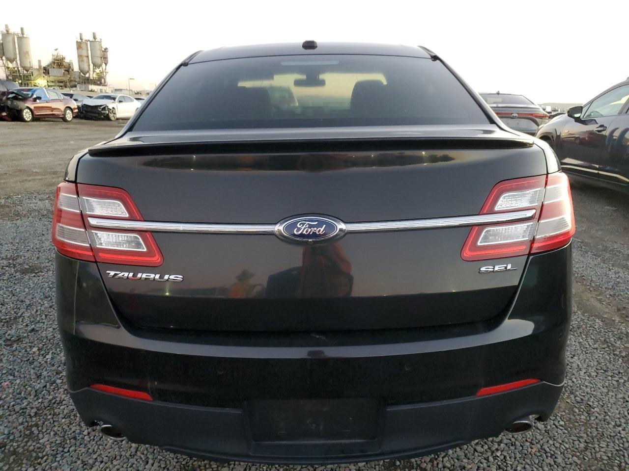 2015 Ford Taurus Sel - Фото 6