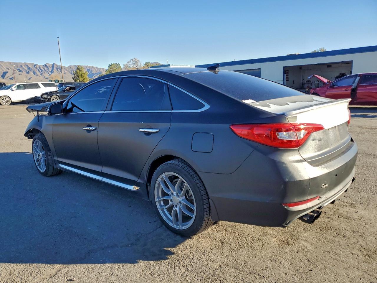 2015 Hyundai Sonata Sport - Фото 2