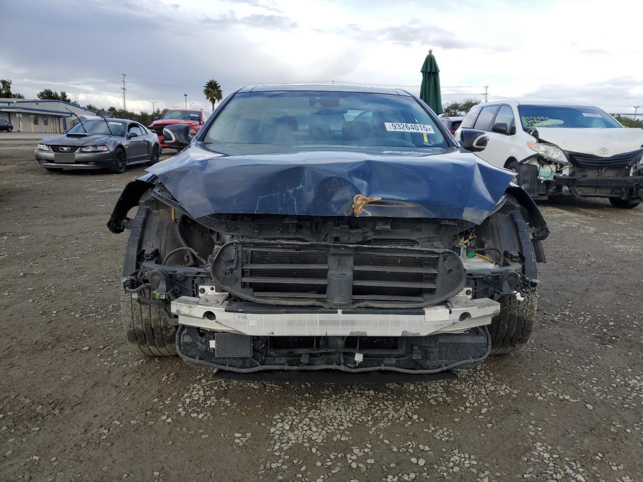 2016 Kia K900 - Image 5