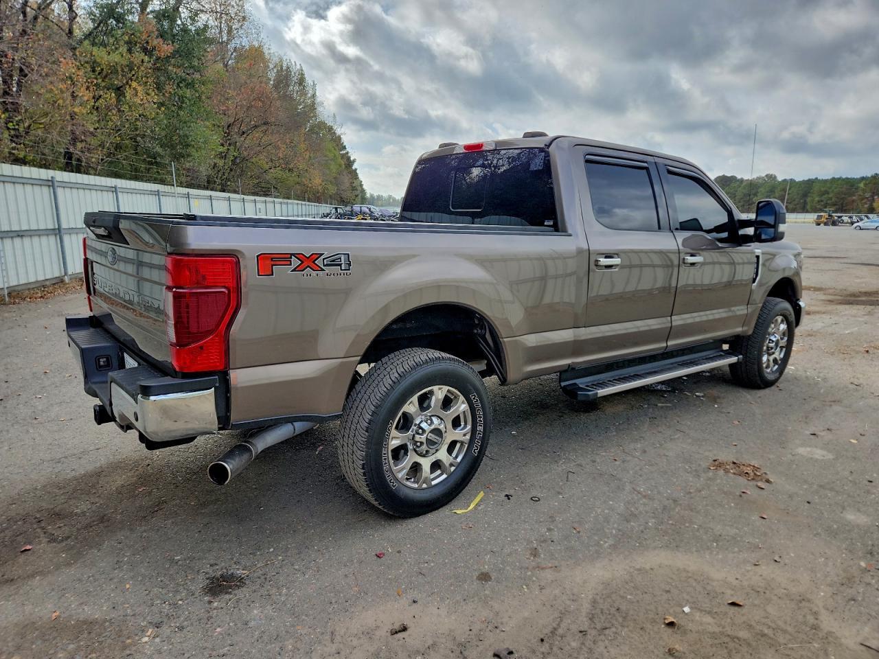 2021 Ford F250 Super Duty - Image 3