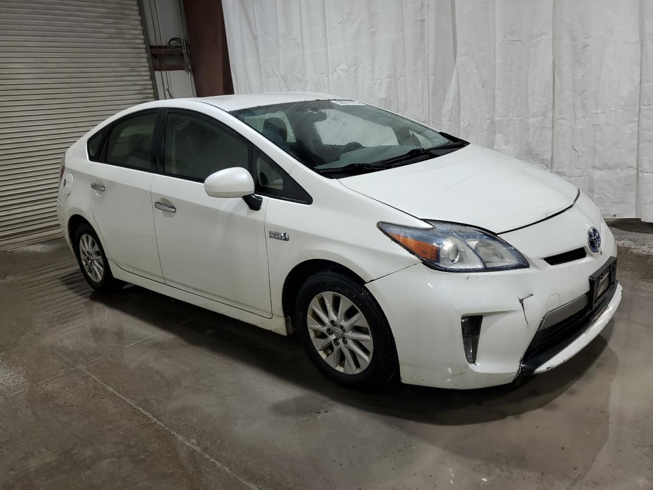 2013 Toyota Prius Plug-In - Image 4