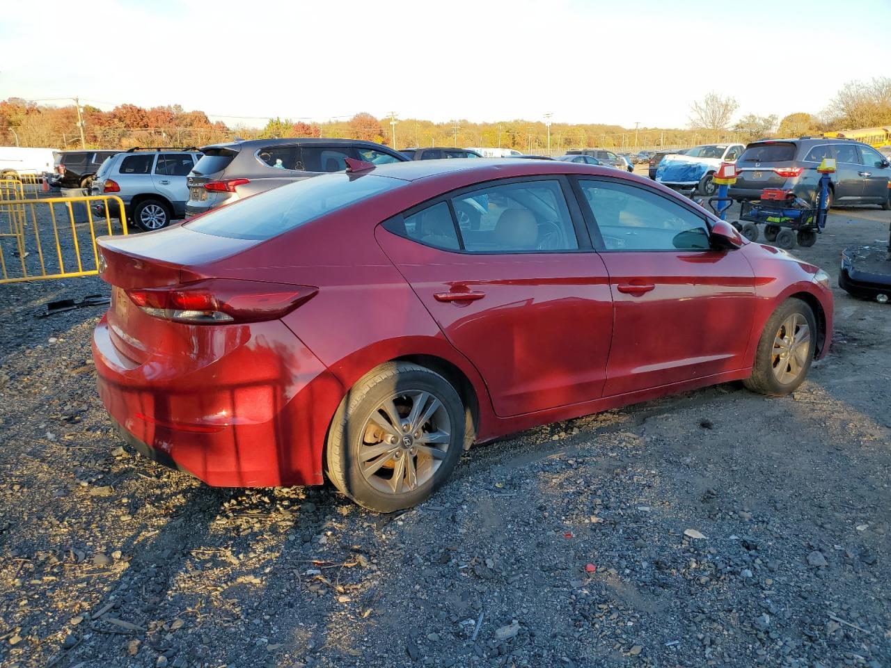2018 Hyundai Elantra - Фото 3