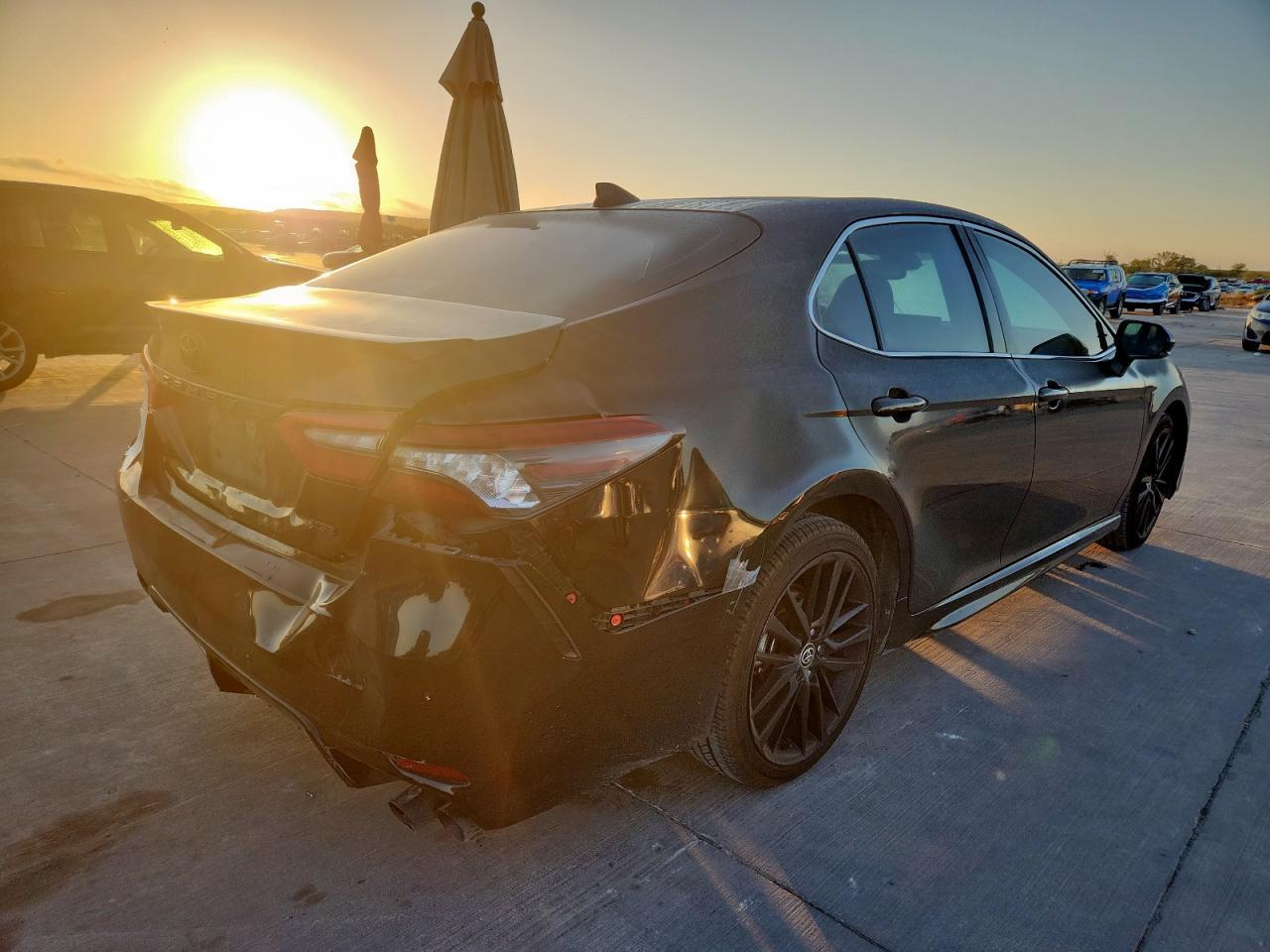 2021 Toyota Camry Xse - Фото 3