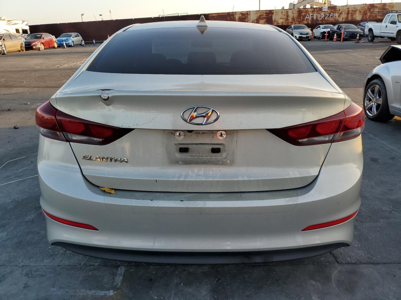 2017 Hyundai Elantra Se - Фото 6