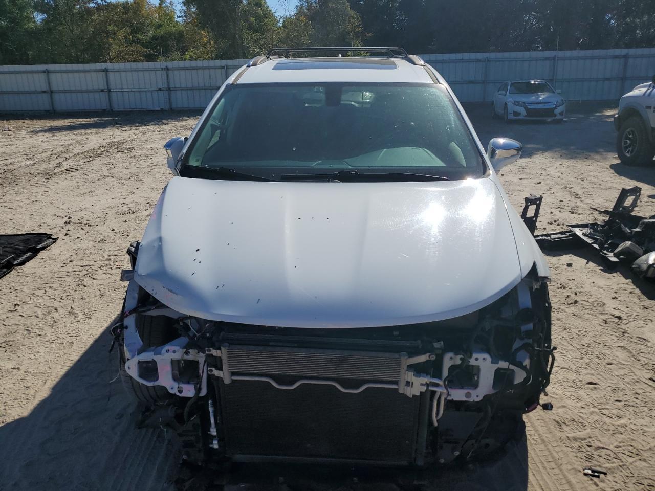 2020 Chrysler Pacifica Limited - Image 5