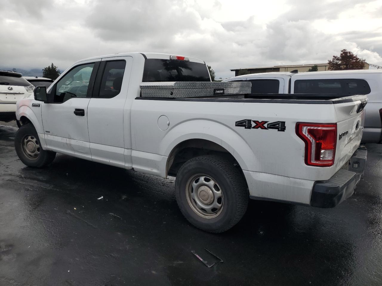 2015 Ford F150 Super Cab - Фото 2