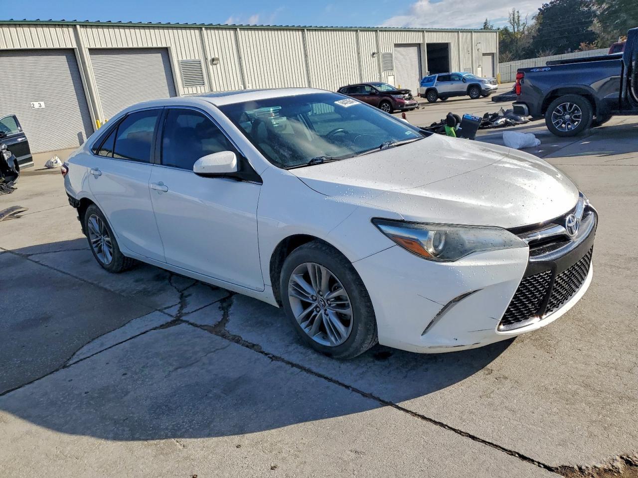 2016 Toyota Camry Le - Фото 4