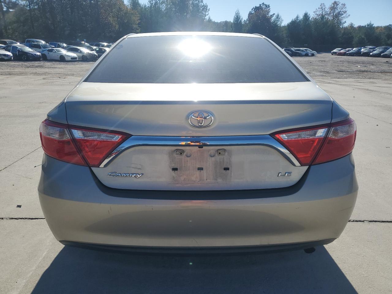 2017 Toyota Camry Le - Фото 6