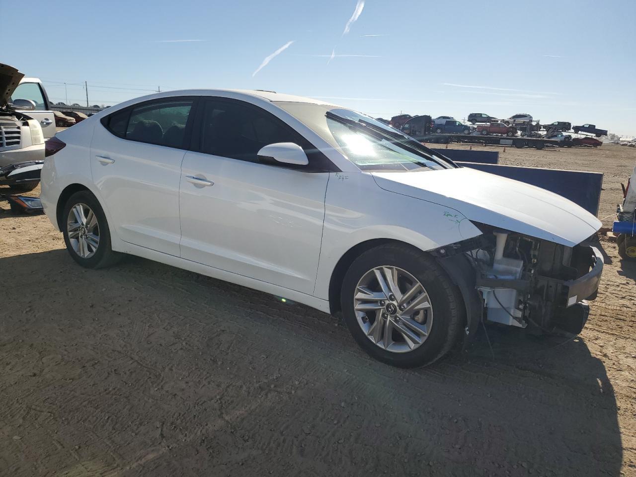 2019 Hyundai Elantra Sel - Image 4